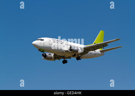 Air Baltic, Boeing 737. flight BT135. YL-BBM. from Riga on final approach to Copenhagen Airport, Denmark Stock Photo