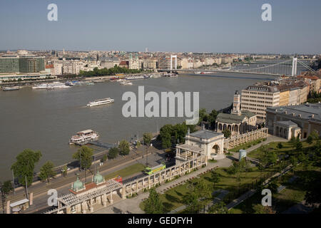 Friedrich Born quay with Varkert Bazr landing stage, river Danube with cruise boats and Jane Haining quay Stock Photo