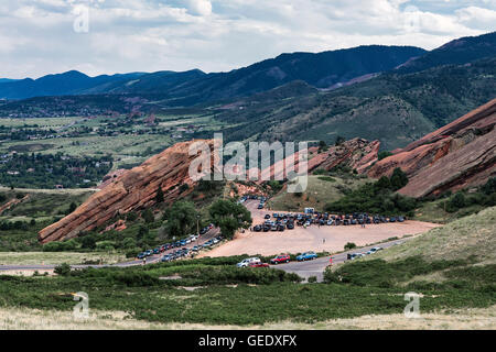 Red Rocks Amphitheater filling up for an evening concert,  Jefferson County, Colorado, USA Stock Photo
