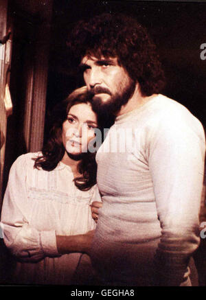 Margot Kidder, James Brolin George Lutz (James Brolin) und seine Frau Kathleen (Margot Kidder) werden in ihrem neuen Haus von den Geistern der frueheren Besitzern tyrannisiert. *** Local Caption *** 1979, Amityville Horror, The, Amityville Horror Stock Photo