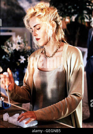 Catherine Tramell (Sharon Stone) *** Local Caption *** 1992, Basic Instinct, Basic Instinct Stock Photo