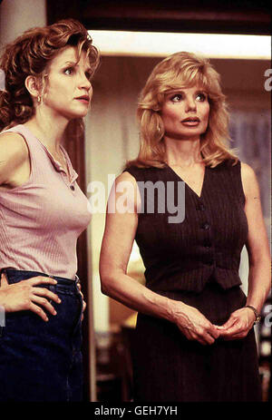 Gigi Rice, Loni Anderson Als Martha Tobias (Loni Anderson,r) nach Jahren Abwesenheit ihre Schwester Linda (Gigi Rice) besucht, wird sie Zeugin eines Mordes. *** Local Caption *** 1995, Deadly Family Secrets, Toedliche Familiengeheimnisse Stock Photo