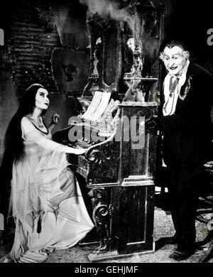 Lily Munster (Yvonne de Carlo), Opa Munster (Al Lewis) *** Local Caption *** 1964, Munsters, The, The Munsters Stock Photo