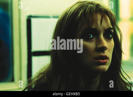 Winona Ryder Maya (Winona Ryder) *** Local Caption *** 2000, Lost Souls, Lost Souls Stock Photo