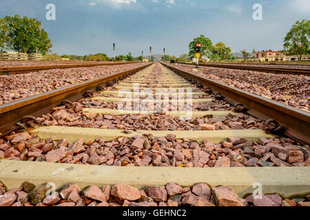 railroad ending- the end of railroad tracks Stock Photo - Alamy