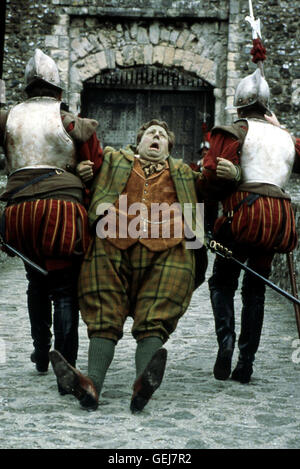 Terry Jones Wegen zu schnellen Fahrens kommt die Kroete Mr. Toad (Terry Jones) ins Gefaengnis. *** Local Caption *** 1997, Wind In The Willows, The, Sturm In Den Weiden Stock Photo