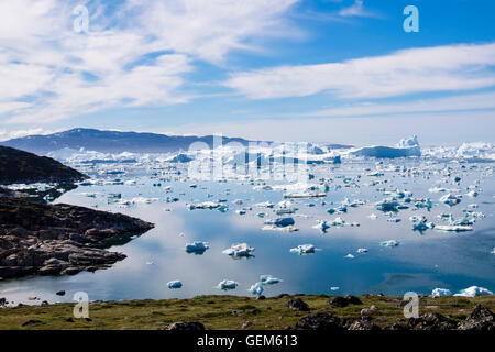 Ilulissat Icefjord or Isfjord with icebergs from Jakobshavn or Sermeq Kujalleq Glacier in Arctic landscape. Holms Bakke, Ilulissat, West Greenland Stock Photo