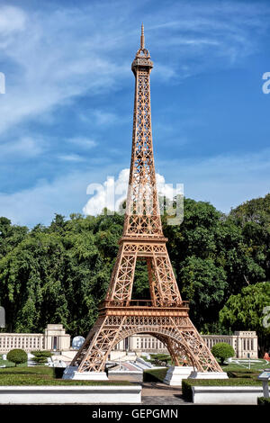 mini eiffel tower in vegas｜TikTok Search