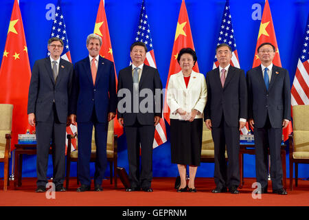 Secretaries Lew and Kerry Pose With Chinese President Xi, Vice Premiers Liu and Wang, and State Councilor Yang Before the Opening Session of the U.S.-China Strategic Dialogue in Beijing Stock Photo