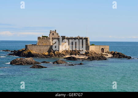 geography / travel, France, Brittany, Saint-Malo, Ile et Villaine, Fort National in front of St Malo, Stock Photo