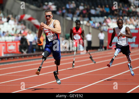 Richard Whitehead on his way to winning T42 200 metres 2016 Müller Anniversary Games IPC Grand Prix Final, London Olympic Stadium, Stratford Stock Photo