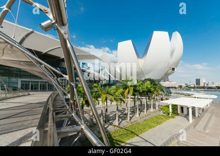 Singapore, Singapore -April 7, 2014: View of the Art Science Museum and Marina Bay Sands in Singapore. Stock Photo