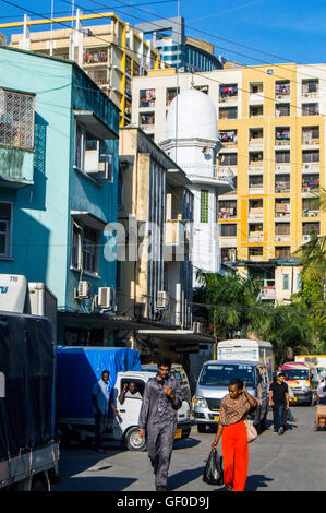 Street scene with mosque, Kisutu, Dar-es-Salaam, Tanzania Stock Photo