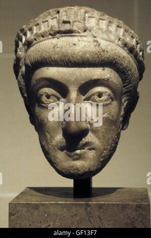 Theodosius II (401- 450), surnamed Theodosius the Younger or Theodosius the Calligrapher. Eastern Roman Emperor from 408 to 450. Bust, Marble. Ca. 440 A.C. Louvre Museum. Paris. France. Stock Photo