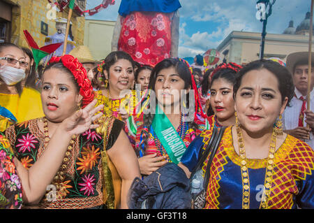 Oaxaca, Mexico. 27th July, 2016. Celebrations on the streets of 'Guelaguetza in Oaxaca' 2016 Credit:  Alberto Sibaja Ramírez/Alamy Live News Stock Photo