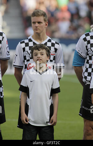 Mainz, Deutschland. 27th July, 2016. 27.07.2016 - Mick Schumacher bei dem Benefizspiel 'Champions for Charity 2016' zu Ehren von Michael Schumacher in der Opel Arena in Mainz/ 27th July 2016 - Mick Schumacherduring the benefit soccer game 'Champions for Charity 2016' in honor of Michael Schumacher at Opel Arena in Mainz, Germany | Verwendung weltweit © dpa/Alamy Live News Stock Photo