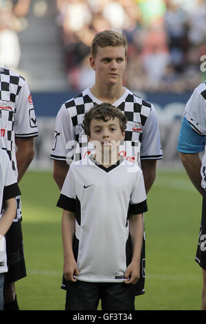 Mainz, Deutschland. 27th July, 2016. 27.07.2016 - Mick Schumacher bei dem Benefizspiel 'Champions for Charity 2016' zu Ehren von Michael Schumacher in der Opel Arena in Mainz/ 27th July 2016 - Mick Schumacherduring the benefit soccer game 'Champions for Charity 2016' in honor of Michael Schumacher at Opel Arena in Mainz, Germany | Verwendung weltweit © dpa/Alamy Live News Stock Photo