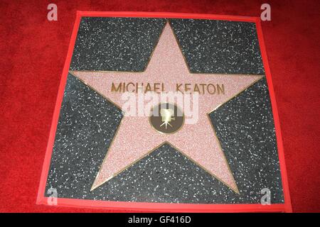 Hollywood, California, USA. 28th July, 2016. I15839CHW.Award Winning Actor Michael Keaton Honored With Star On The Hollywood Walk Of Fame .6931 Hollywood Boulevard/front of Madame Tussauds Hollywood, Hollywood, CA.07/28/2016.MICHAEL KEATON'S HOLLYWOOD WALK OF FAME STAR . © Clinton H. Wallace/Photomundo International/ Photos Inc Credit:  Clinton Wallace/Globe Photos/ZUMA Wire/Alamy Live News Stock Photo