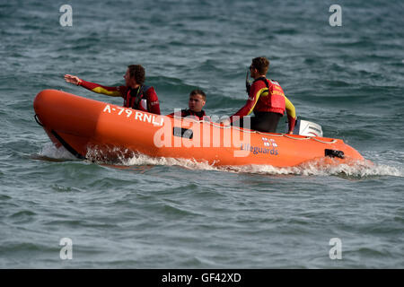 Coastguard Rescue, Arancia IRB (Inshore Rescue Boat), Coastguards Rescue, RNLI 'Lifeboat Week' demonstration, UK Stock Photo