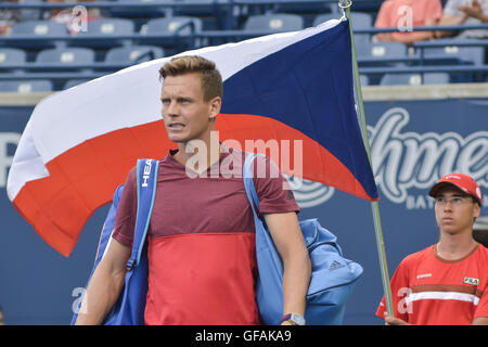 Toronto, Ontario, Canada. 29th July, 2016. Novak Djokovic of Serbia versus Tomas Berdych of Czech Republic during their quarter finals match of the Rogers Cup tournament at the Aviva Centre in Toronto, Ontario, Canada on July 29, 2016 Credit:  Joao Luiz De Franco/ZUMA Wire/Alamy Live News Stock Photo