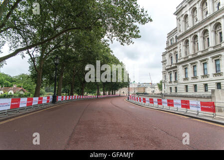 London, UK. 30 July, 2016. Prudential Ride London, morning preparation - 30th July 2016. London UK Credit:  Alberto Pezzali/Alamy Live News Stock Photo