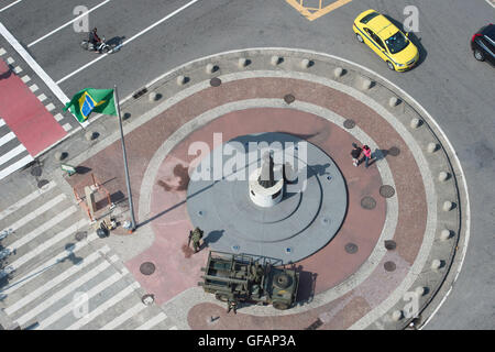 August. 29th July, 2016. Armed military stands next to the statue of Princess Isabel at Copacabana beach in Rio de Janiero, Brazil, July 29, 2016. Rio 2016 Olympic Games take place from 05 to 21 August. Photo: Sebastian Kahnert/dpa/Alamy Live News