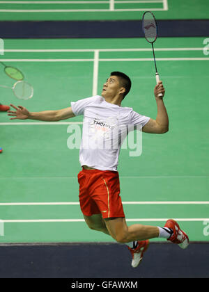 Sau Paulo, Brazil. 30th July, 2016. Chinese badminton athlete Fu Haifeng practises during a training session at Esporte Clube Pinheiros in Sao Paulo, Brazil, July 30, 2016. Chinese athletes has arrived at Sao Paulo's Esporte Clube Pinheiros, the pre-games training center of the Chinese Olympic delegation for the upcoming Rio Olympic Games. © Xu Zijian/Xinhua/Alamy Live News Stock Photo