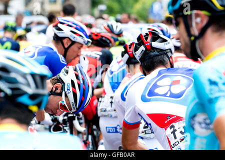 San Sebastian, Spain. 30th July, 2016. Cyclists after the start the 36th edition of the San Sebastian Classic (Clasica de San Sebastian), a race of one day of 2016 UCI World Tour, at Mayor Square on July 30, 2016 in San Sebastian, Spain. Credit: David Gato/Alamy Live News Stock Photo