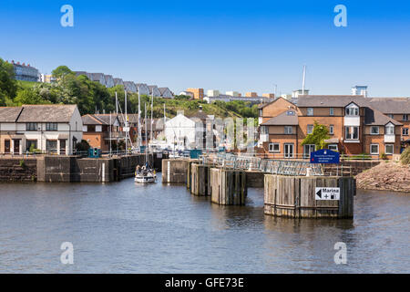 The entrance to Penarth Quay Marina in Cardiff Bay, South Glamorgan, Wales, UK Stock Photo