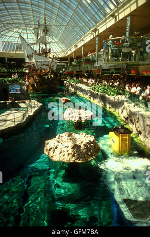 Submarine Ride In The West Edmonton Shopping Mall Edmonton Alberta Canada Stock Photo Alamy