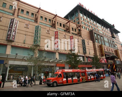 The Dong Sun An Shopping Plaza on the pedestrian mall of the Wangfujing Shopping Area in Beijing, China. Stock Photo