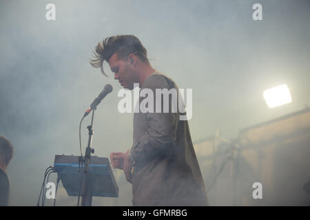 Cumbria, UK. 31st July, 2016. Kendal Calling Music Festival, Cumbria, 31st July 2016, EVERYTHING EVERYTHING Perform. Credit:  PAUL WITTERICK/Alamy Live News Stock Photo