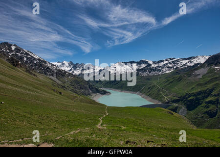 The turquoise Barrage de Moiry along the Haute Route, Val d'Anniviers, Switzerland Stock Photo