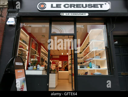 Hemmelighed hjørne ihærdige Le creuset shop hi-res stock photography and images - Alamy