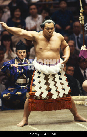 FILE: Former sumo champion Chiyonofuji dies at age 61. The former Yokozuna and 31-time sumo champion died on July 31st, 2016 due to pancreatic cancer. Undated photo showing Yokozuna Chiyonofuji demonstrates a ceremonial performance to enter the ring, Dohyo-iri, before the start of competition during the Grand Sumo Championship in Japan. © Jun Tsukida/AFLO SPORT/Alamy Live News Stock Photo