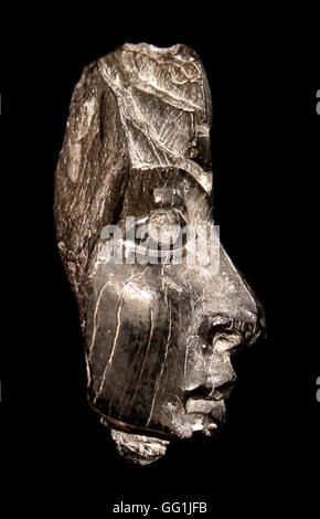 5854. Samaria, fragment of a carved ivory head, c. 8th. C. BC Stock Photo