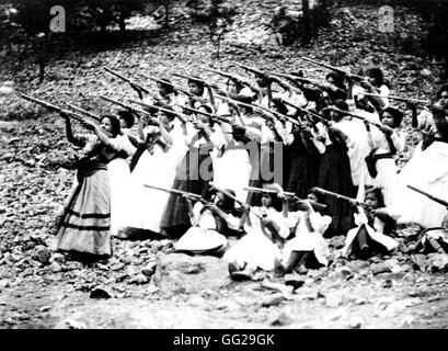 Female soldiers, known as 'Las Adelitas', during the Mexican Revolution (1910-1930) 1911 Mexico Washington. Library of Congress Stock Photo