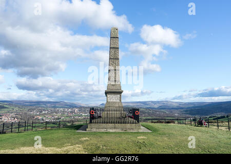 Cenotaph Werneth Low Country Park.Built in tribute to the 710 local men who died in WW1, unveild 25th June 1921 Stock Photo