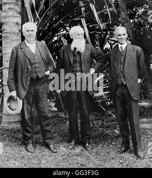 Inventor, Thomas Edison (1847-1831), naturalist, John Burroughs (1837-1921) and automotive pioneer, Henry Ford (1863-1947). Photograph taken c.1914 in Edison's winter home in Fort Myers, Florida. Stock Photo