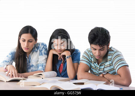 College students reading books Stock Photo: 34579839 - Alamy