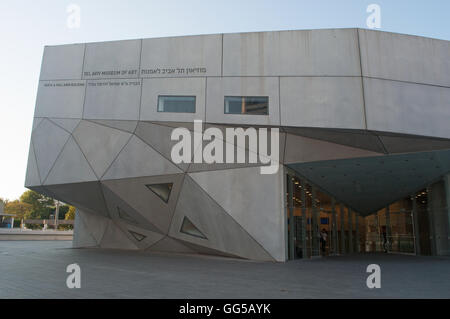 Tel Aviv, Israel: the Tel Aviv Museum of Art, an art museum established in 1932 in the former home of Tel Aviv's first mayor, Meir Dizengoff Stock Photo