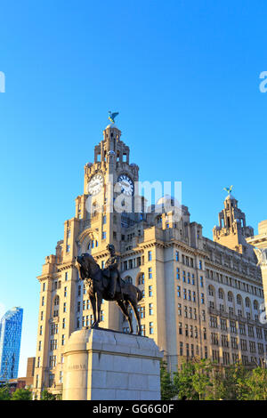 Equestrian statue of King Edward VII and Royal Liver Building, Pier Head, Liverpool, Merseyside, England, UK. Stock Photo