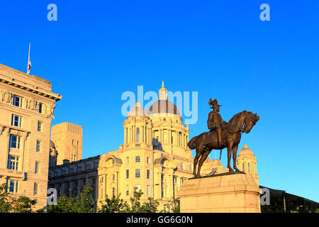 Equestrian statue of King Edward VII, the Cunard and Port of Liverpool buildings, Pier Head, Liverpool, Merseyside, England, UK. Stock Photo