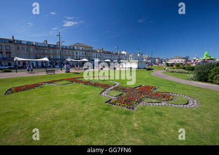 Anchor Gardens on Marine Parade in Great Yarmouth, celebrating the seaside town's maritime heritage. Stock Photo