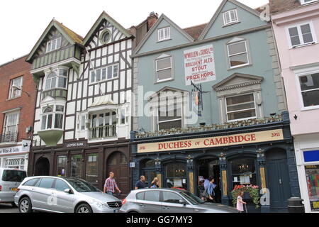 Lloyds Bank and Duchess of Cambridge pub, Thames Street, Windsor, Berkshire, England, Great Britain, United Kingdom, UK, Europe Stock Photo