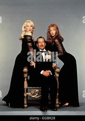 DER TOD STEHT IHR GUT / (Death Becomes Her) USA 1992 / Robert Zemeckis Als Madeline (MERYL STREEP) ihre alte Schulfreundin Helen (GOLDIE HAWN) nach Jahren wiedertrifft, ist sie von ihrer jugendlichen Schönheit beeindruckt. Diese rührt von einem Zaubertrank, dem auch Madeline nicht wiederstehen kann. Nun beginnt der Kampf um Helens Ex-Verlobten (BRUCE WILLIS), den Madeline ihr vor Jahren ausgespannt hat. Regie: Robert Zemeckis aka. Death Becomes Her Stock Photo