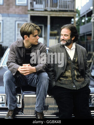 GOOD WILL HUNTING / Good Will Hunting USA 1997 / Gus van Sant Ein Professor des illustren Massachusetts Institute of Technologie (ROBIN WILLIAMS, r.) entdeckt ausgerechnet in dem jungen Hausmeister Will Hunting (MATT DAMON) ein mathematisches Genie. Doch Will zieht das Herumstreunen mit seinen proletarischen Kumpels einer akademischen Karriere vor. Damit sein Genie nicht ungenutzt in Bierbars verpufft, soll sich Will einer Thearpie unterziehen. Regie: Gus van Sant aka. Good Will Hunting Stock Photo