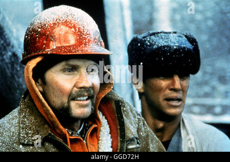 EXPRESS IN DIE HÖLLE / Runaway Train USA 1985 / Andrej Kontschalowski Szene mit JON VOIGHT (Manny) und ERIC ROBERTS (Buck) Regie: Andrej Kontschalowski aka. Runaway Train Stock Photo