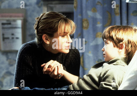 SEITE AN SEITE / Stepmom USA 1998 / Chris Columbus Ben (LIAM AIKEN) fängt langsam an, die Freundin (JULIA ROBERTS) seines Vaters zu mögen. Regie: Chris Columbus aka. Stepmom Stock Photo