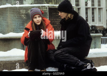 SEITE AN SEITE / Stepmom USA 1998 / Chris Columbus Szene mit Anna (JENA MALONE) und Isabel (JULIA ROBERTS) Regie: Chris Columbus aka. Stepmom Stock Photo